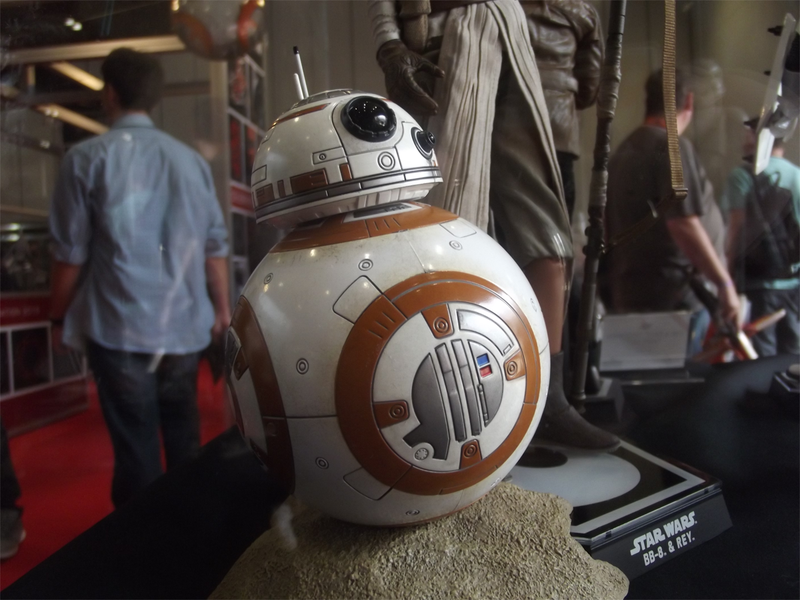 Illustration for article titled Getting Up Close With Hot Toys' Amazing The Force Awakens Figures